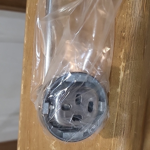 Nib Focus Cresent Suite 18" Towel Bar Pollished Chrome (Have 3 this is f… - Picture 3 of 8